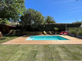 Family home with pool - 5 bedrooms